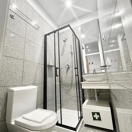 דירה Downtown 2bedroom Wonder